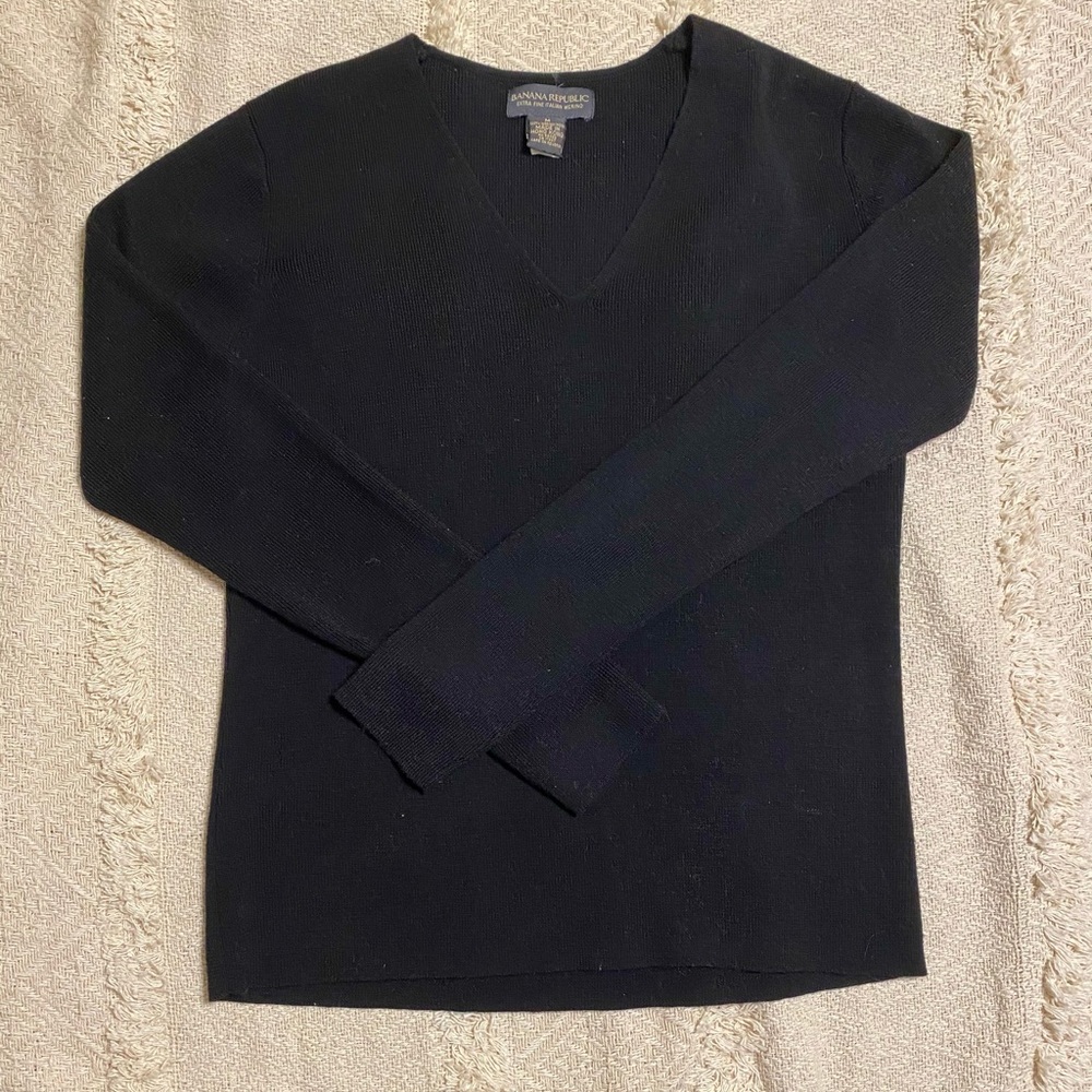 Banana Republic longsleeve v-neck sweater